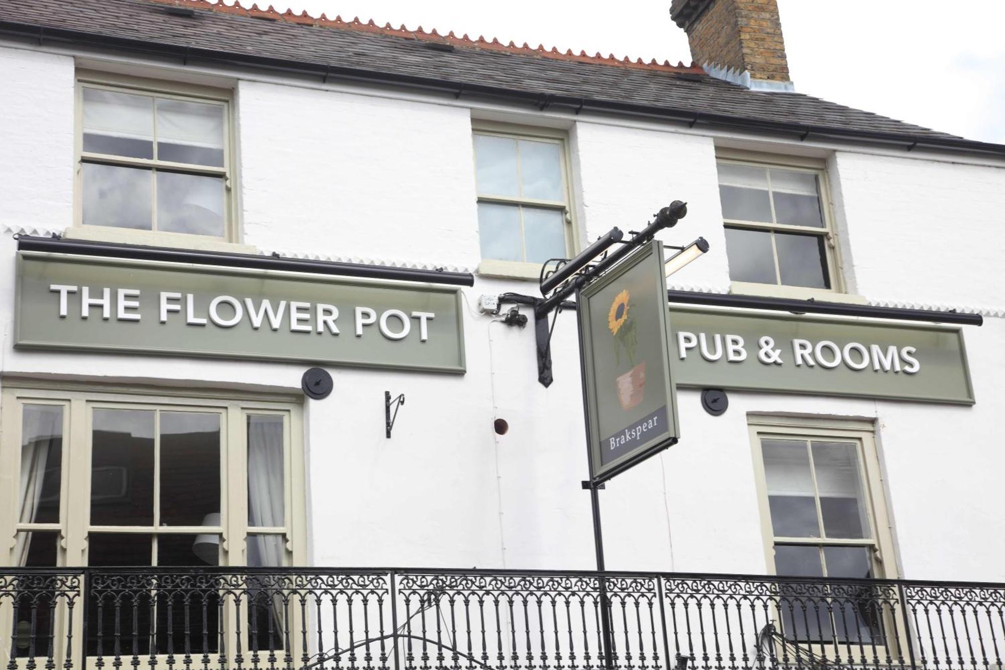 Sunbury-on-Thames Flower Pot Hotel מראה חיצוני תמונה