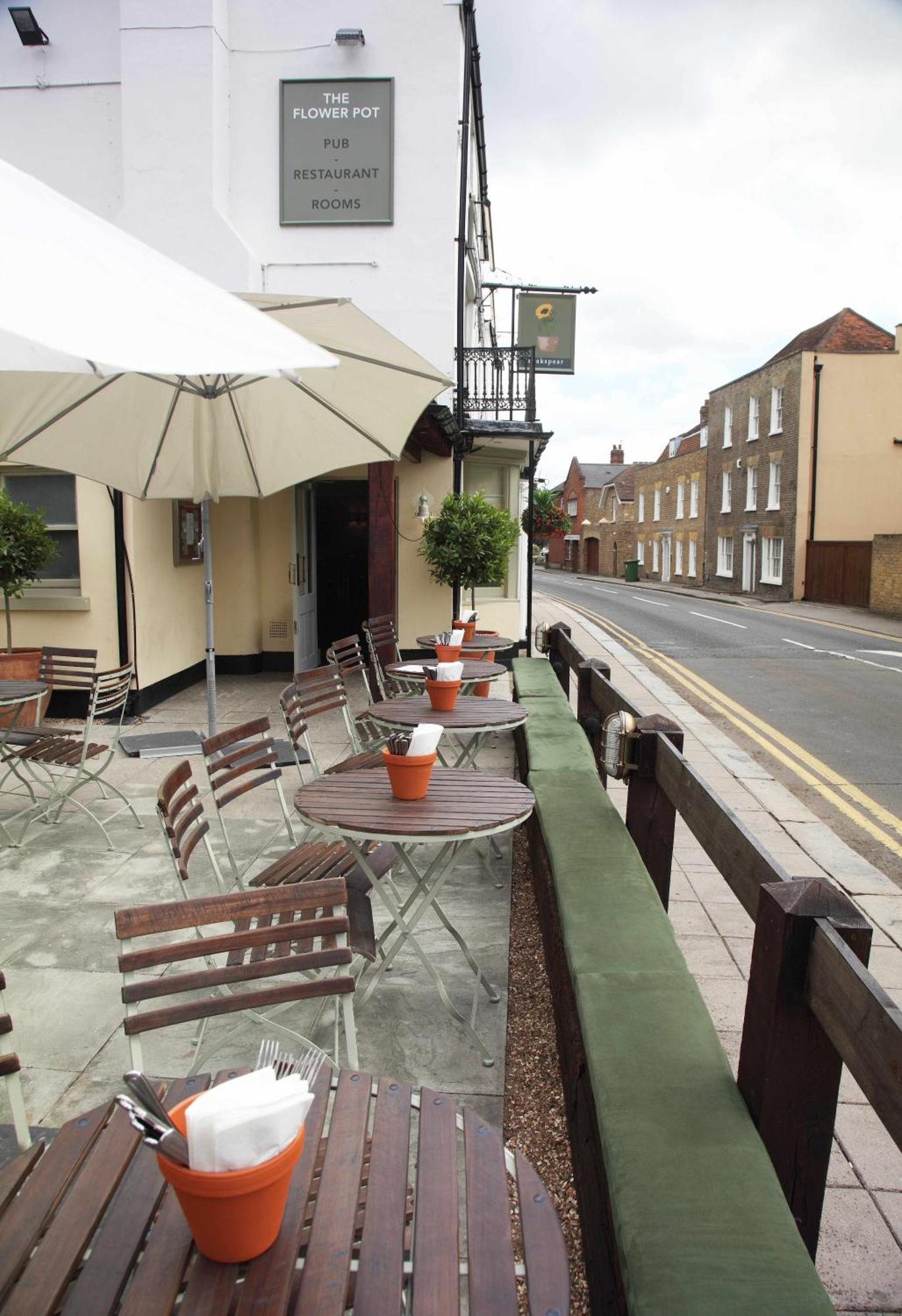 Sunbury-on-Thames Flower Pot Hotel מראה חיצוני תמונה