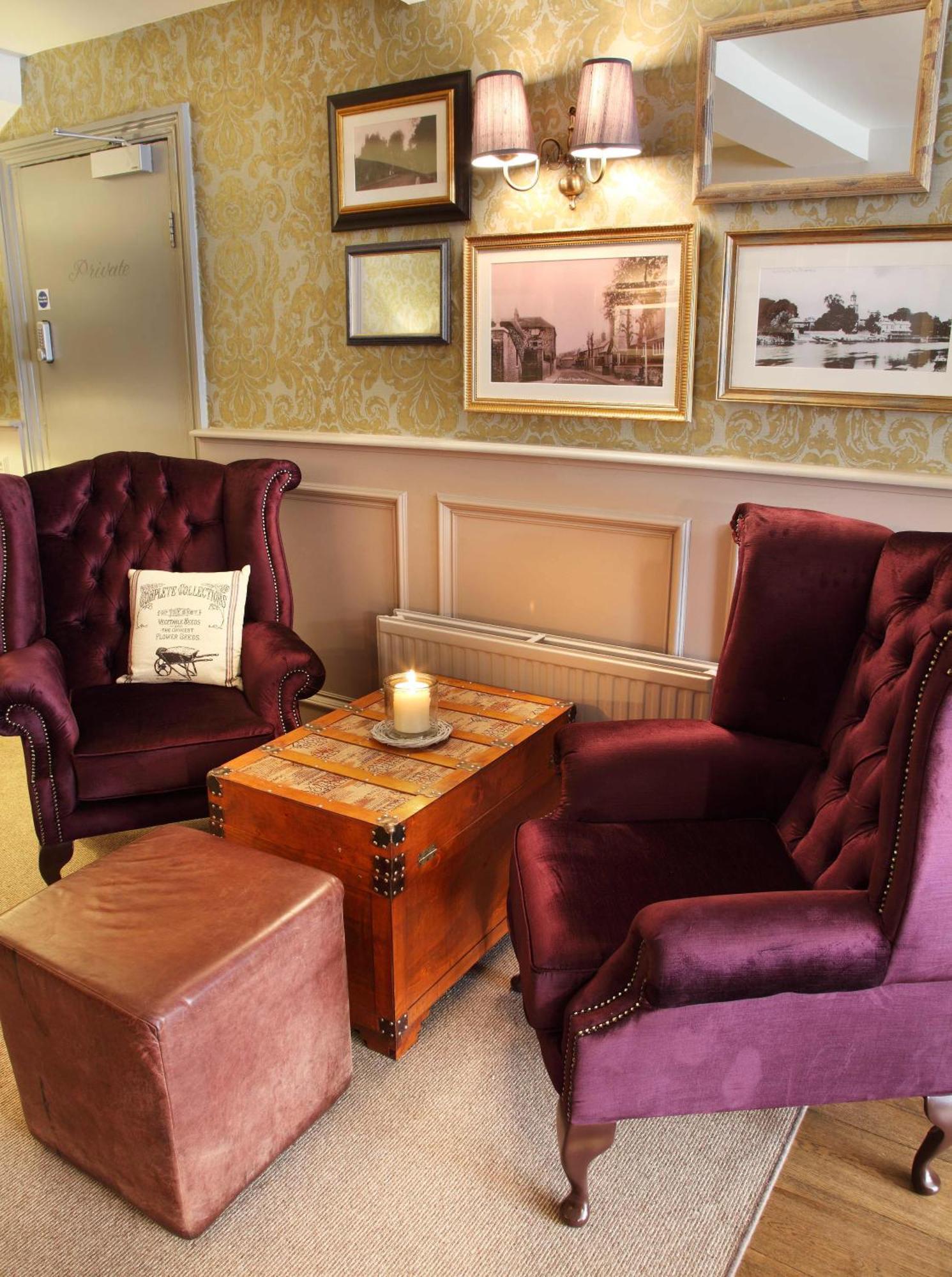 Sunbury-on-Thames Flower Pot Hotel מראה חיצוני תמונה